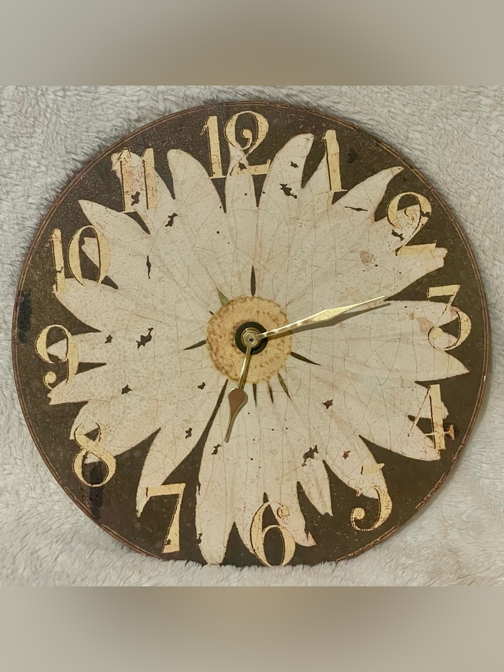 Vintage-Style Sunflower Wall Clock in Cream and Brown
